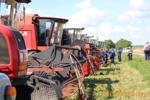 На Слонимщине провели смотр готовности техники к уборке урожая