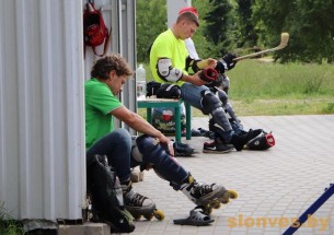 В Слониме прошел турнир по хоккею на роликовых коньках